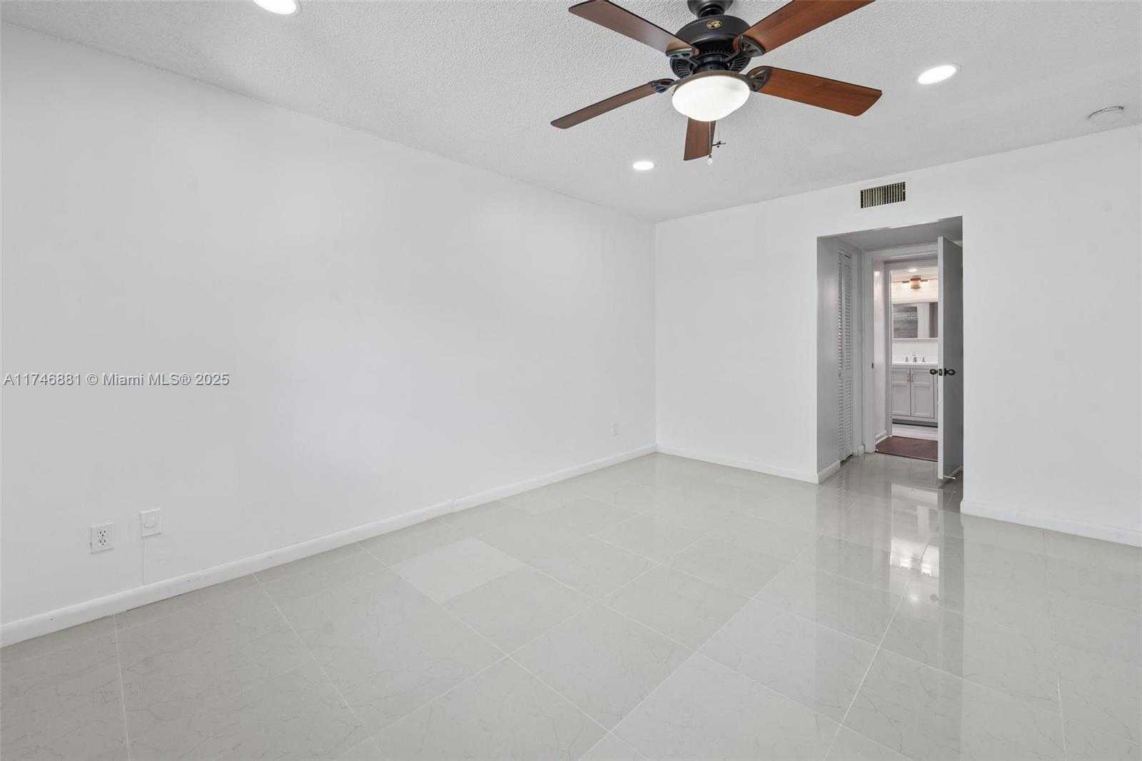 Small Image of 8901 NORTH NEW RIVER CANAL RD #14W, Plantation Number 16