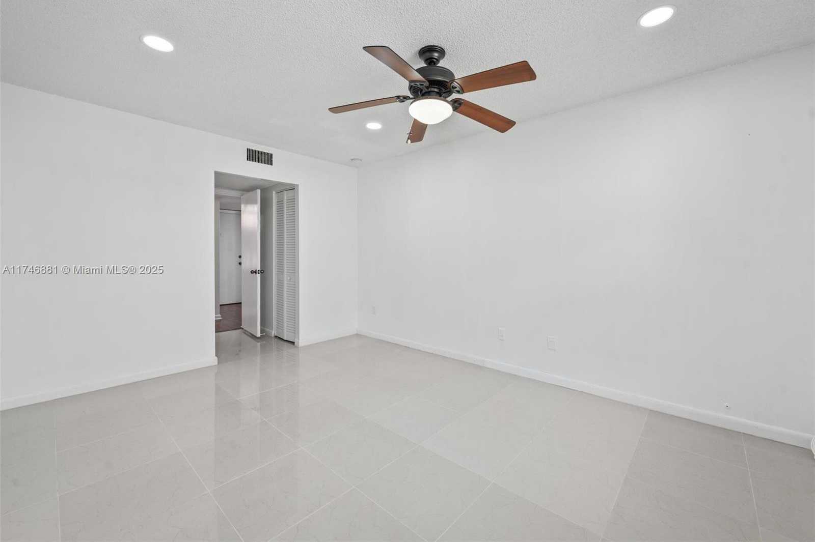 Small Image of 8901 NORTH NEW RIVER CANAL RD #14W, Plantation Number 17