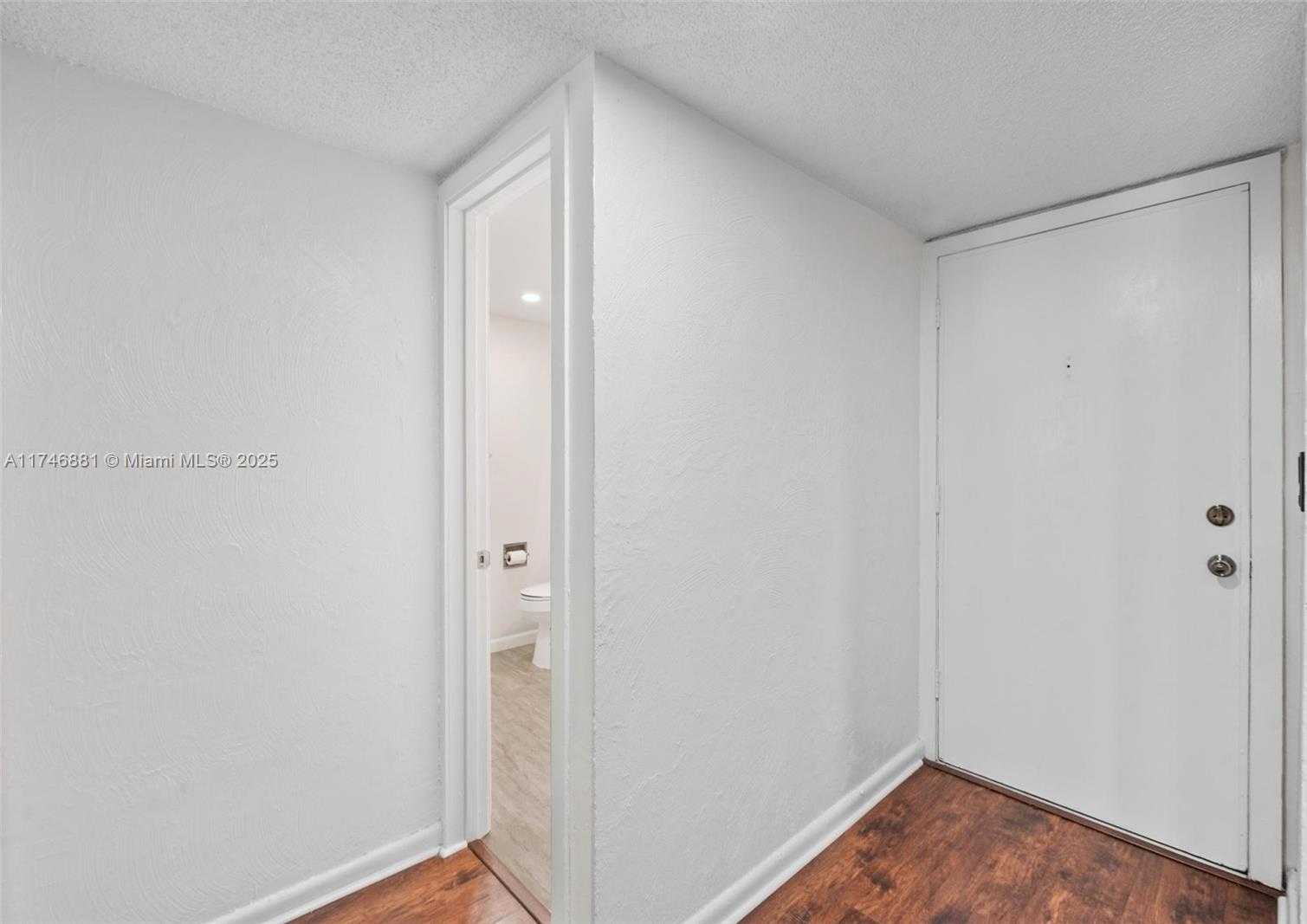 Small Image of 8901 NORTH NEW RIVER CANAL RD #14W, Plantation Number 4