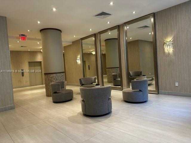 Small Image of 5401 COLLINS AVE #628, Miami Beach Number 10
