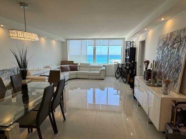 Small Image of 5401 COLLINS AVE #628, Miami Beach Number 19
