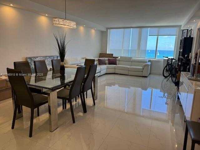 Small Image of 5401 COLLINS AVE #628, Miami Beach Number 21
