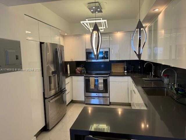 Small Image of 5401 COLLINS AVE #628, Miami Beach Number 27