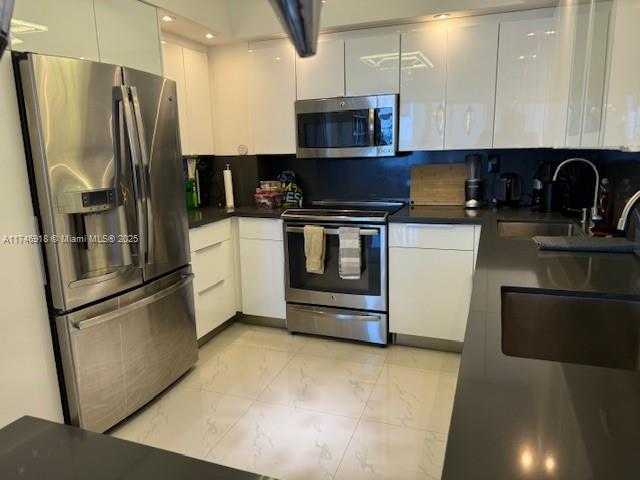 Small Image of 5401 COLLINS AVE #628, Miami Beach Number 28