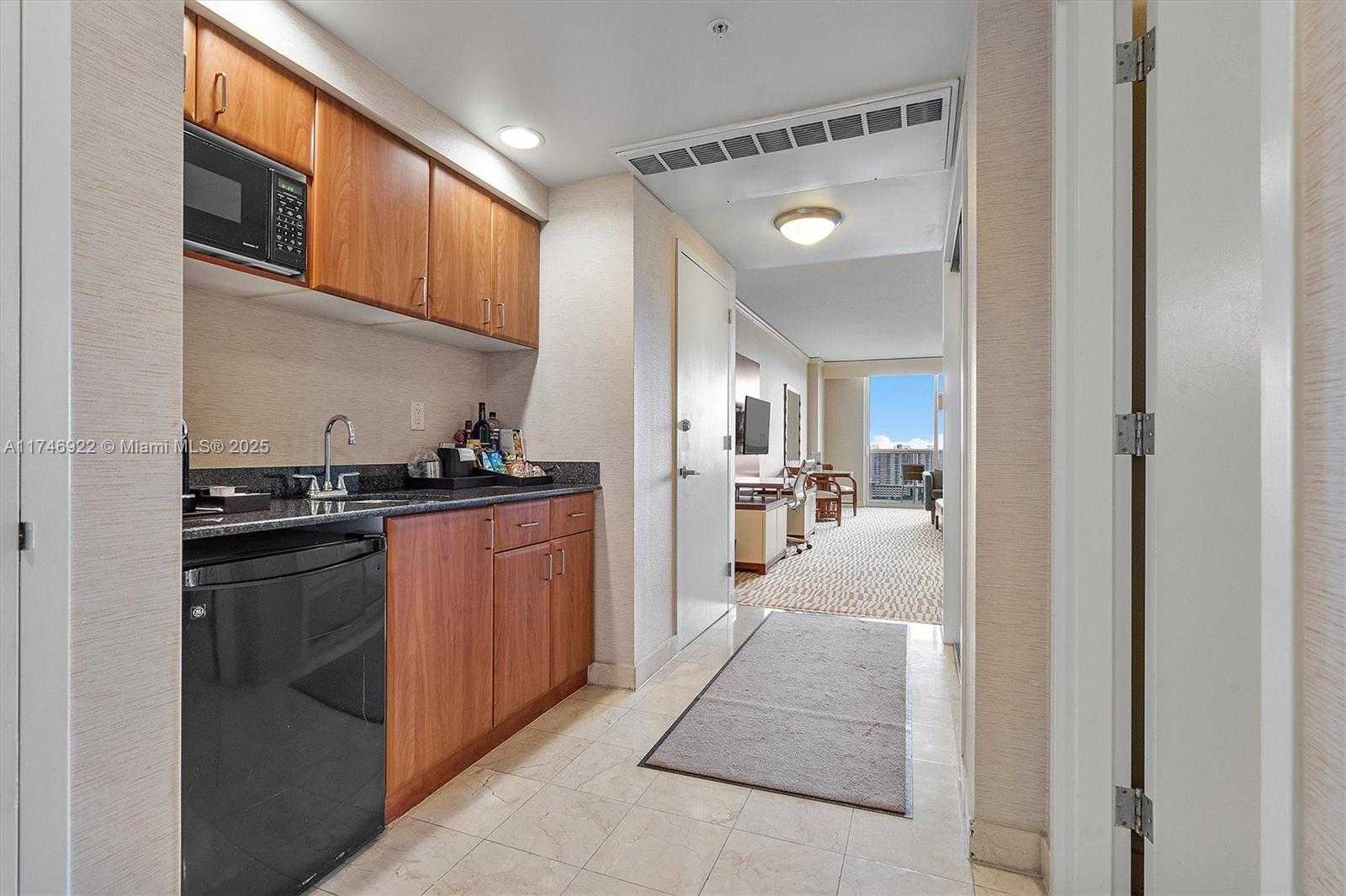 Small Image of 18001 COLLINS AVE #1817, Sunny Isles Beach Number 9