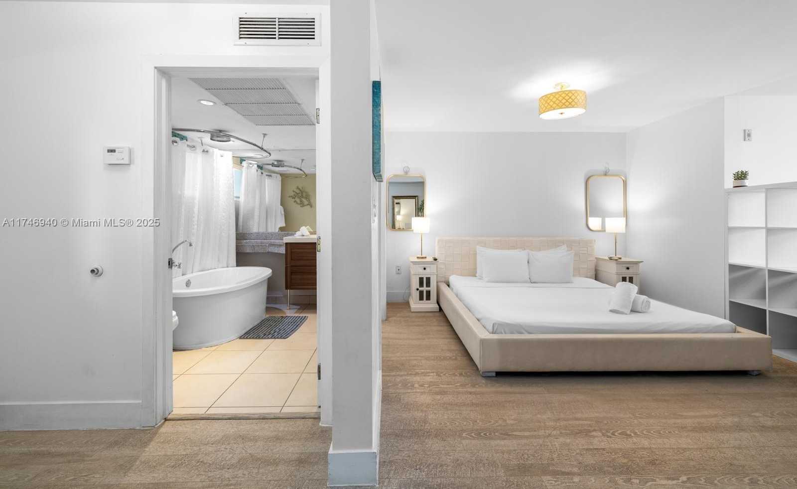 Small Image of 1024 Ocean Dr, Miami Beach, FL 33139, USA Number 10