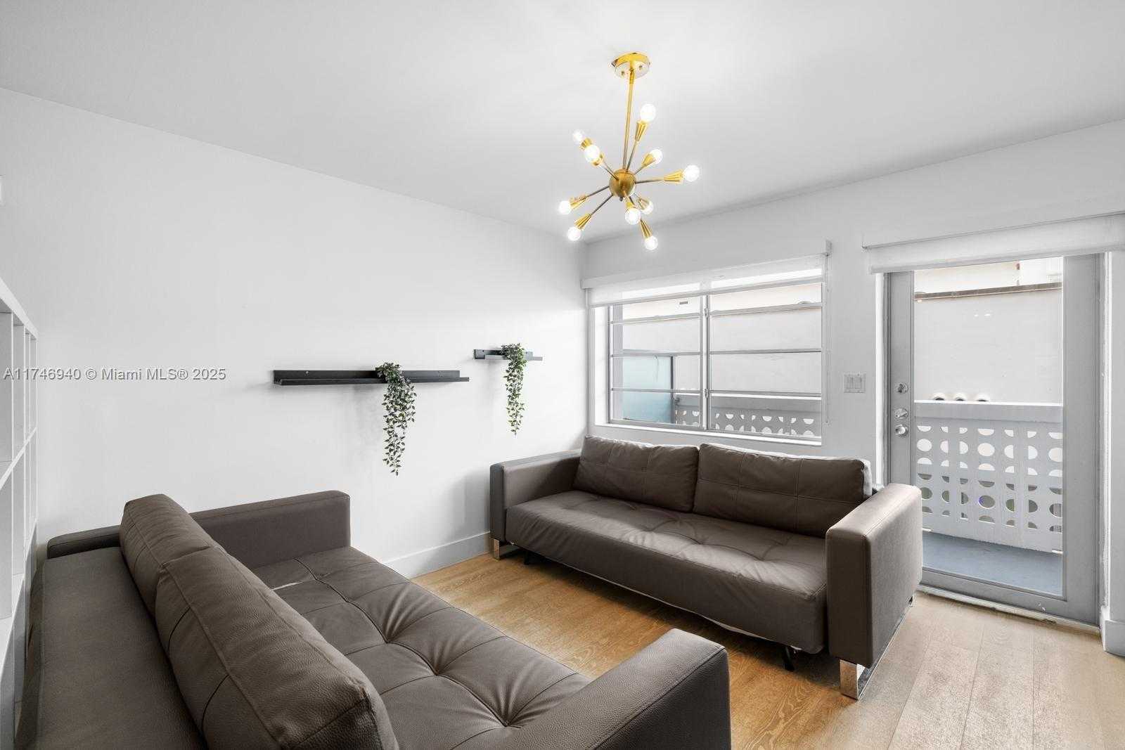 Small Image of 1024 Ocean Dr, Miami Beach, FL 33139, USA Number 14