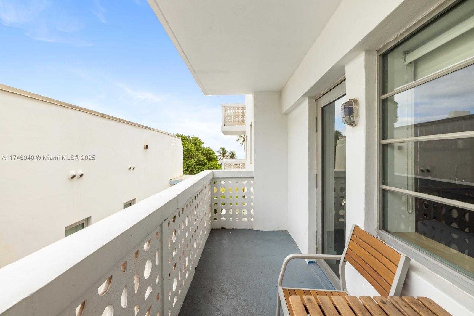 Small Image of 1024 Ocean Dr, Miami Beach, FL 33139, USA Number 17