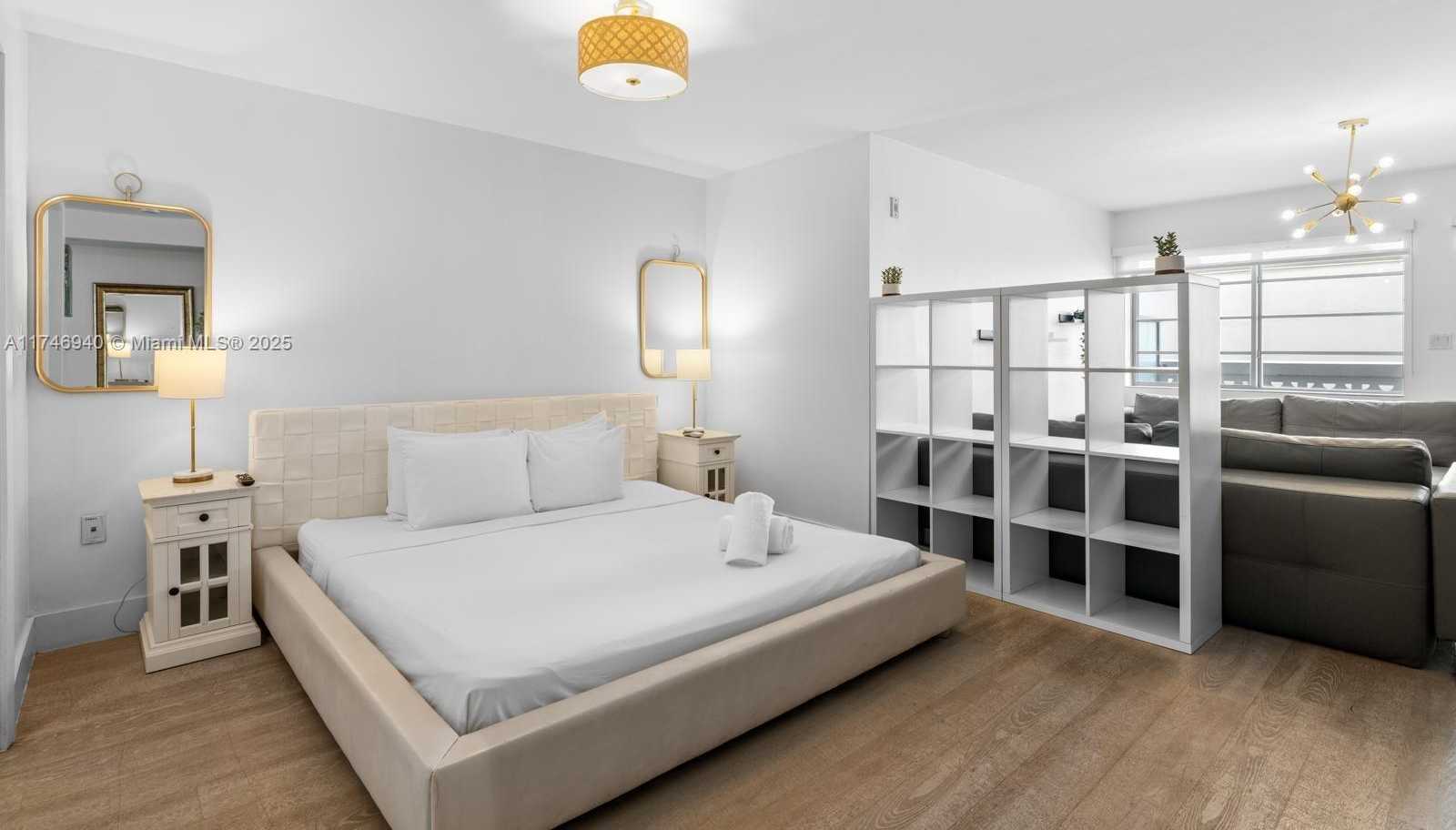 Small Image of 1024 Ocean Dr, Miami Beach, FL 33139, USA Number 5