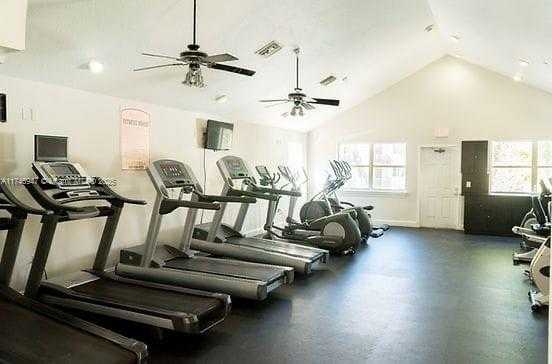 Small Image of 8353 LAKE DR #202, Doral Number 10