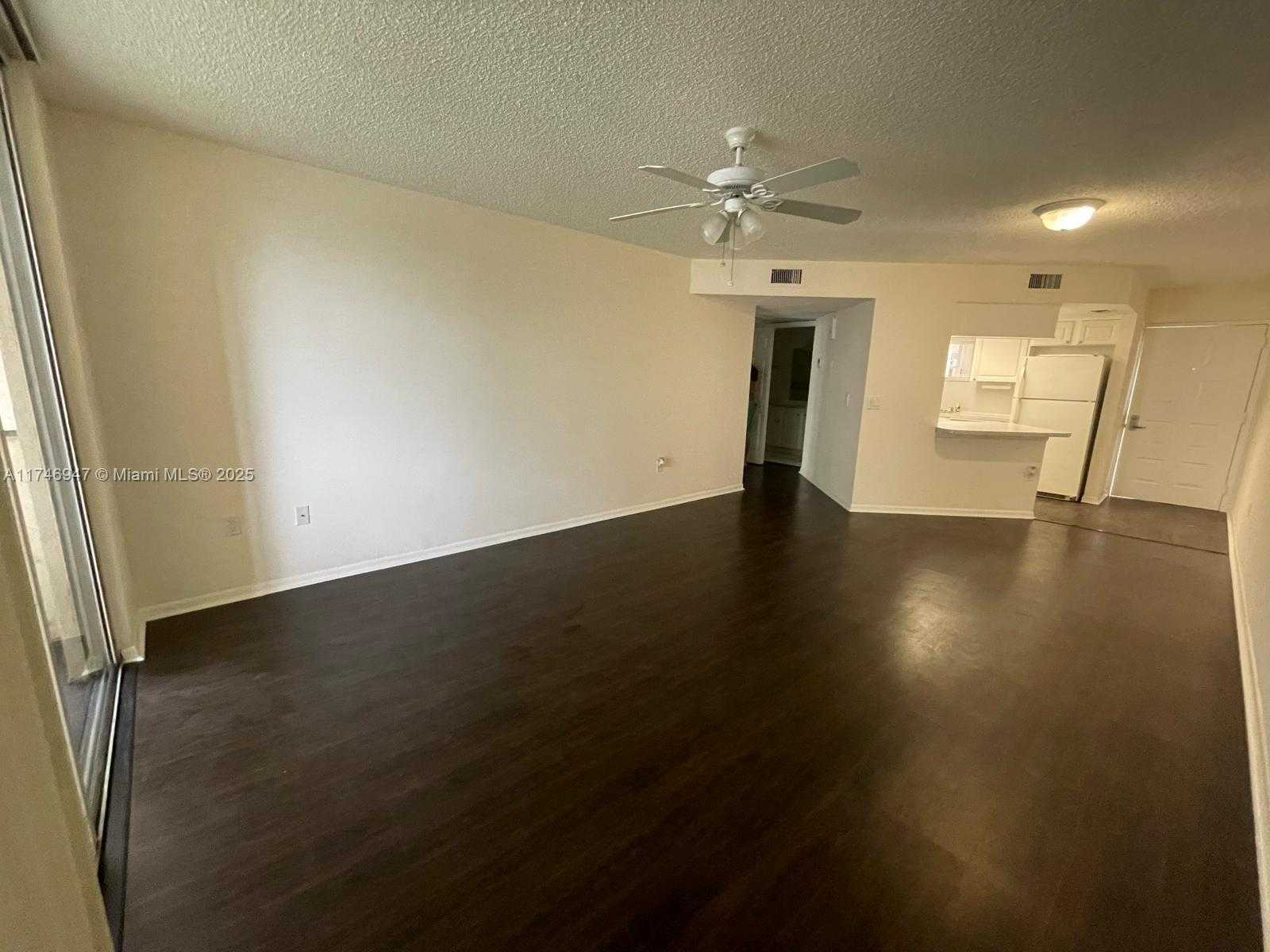 Small Image of 8353 LAKE DR #202, Doral Number 2