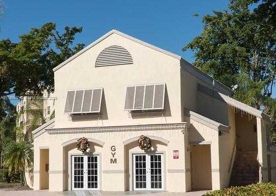 Small Image of 8353 LAKE DR #202, Doral Number 9