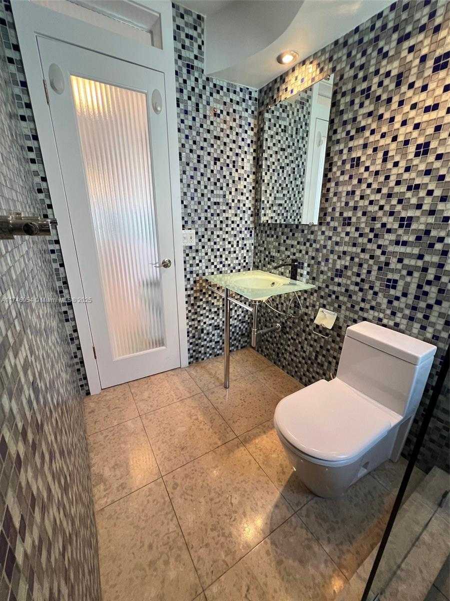 Small Image of 1340 LINCOLN RD #705, Miami Beach Number 11