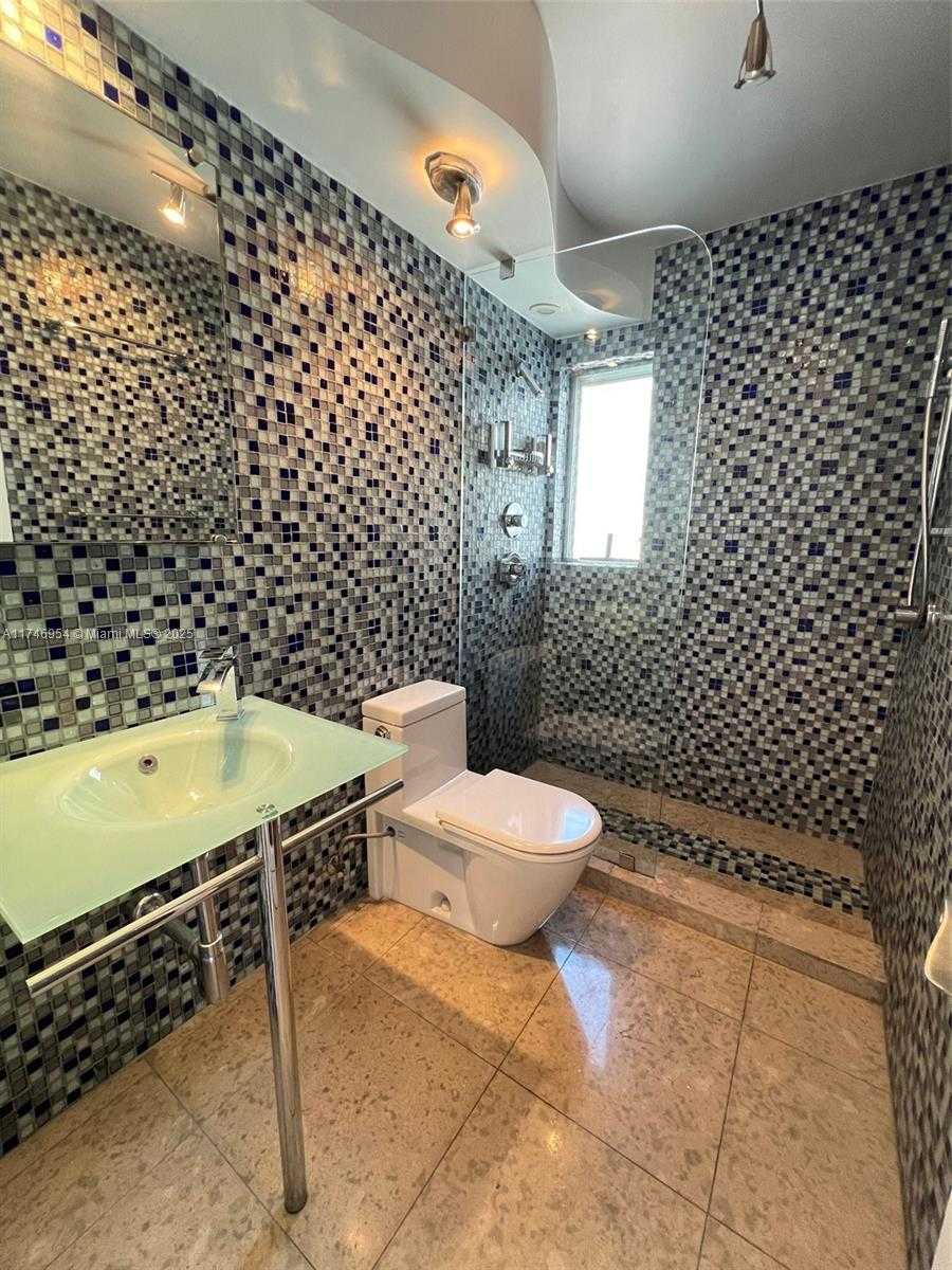 Small Image of 1340 LINCOLN RD #705, Miami Beach Number 9