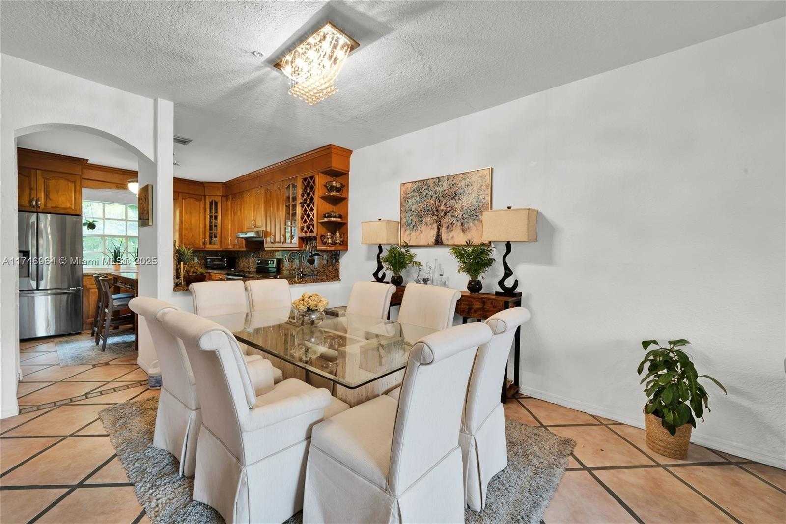Small Image of 5660 NORTH WEST 115TH CT #209, Doral Number 7