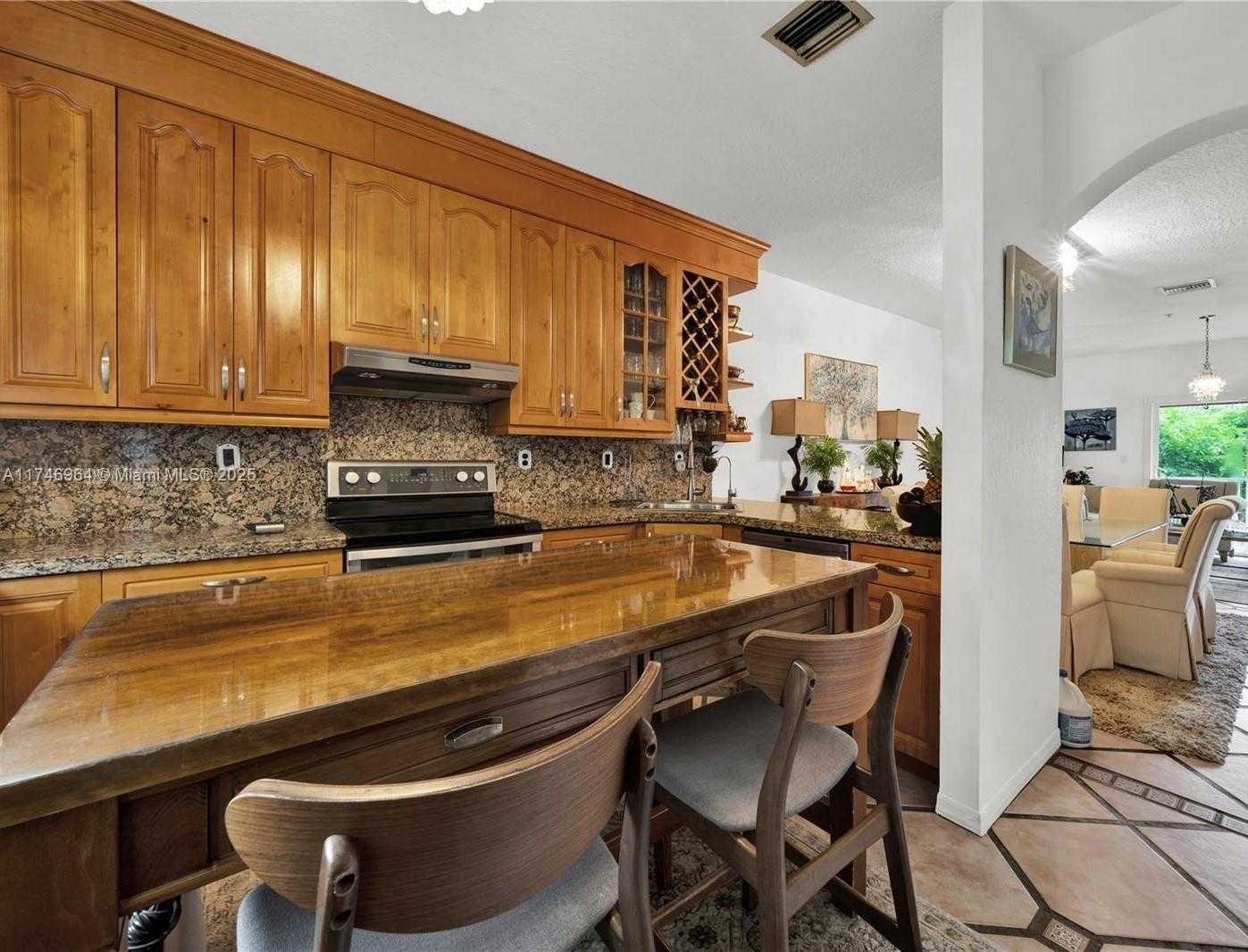 Small Image of 5660 NORTH WEST 115TH CT #209, Doral Number 9