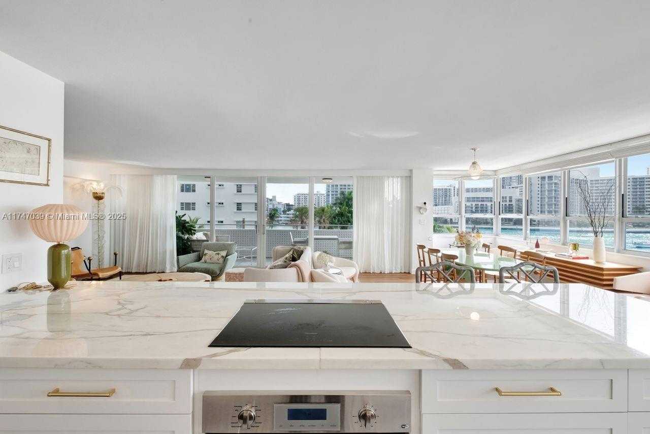 Small Image of 11 ISLAND AVE #402, Miami Beach Number 15