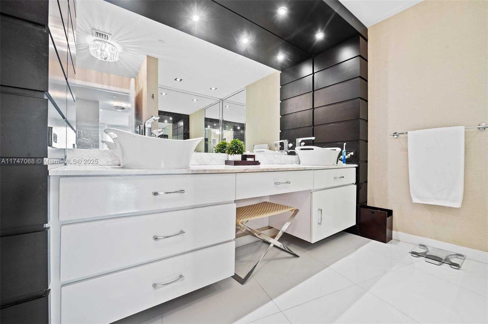 Small Image of 9601 COLLINS AVE #1208, Bal Harbour Number 18