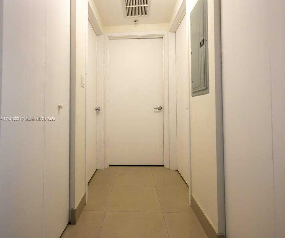 Small Image of 335 SOUTH BISCAYNE BLVD #2200, Miami Number 14