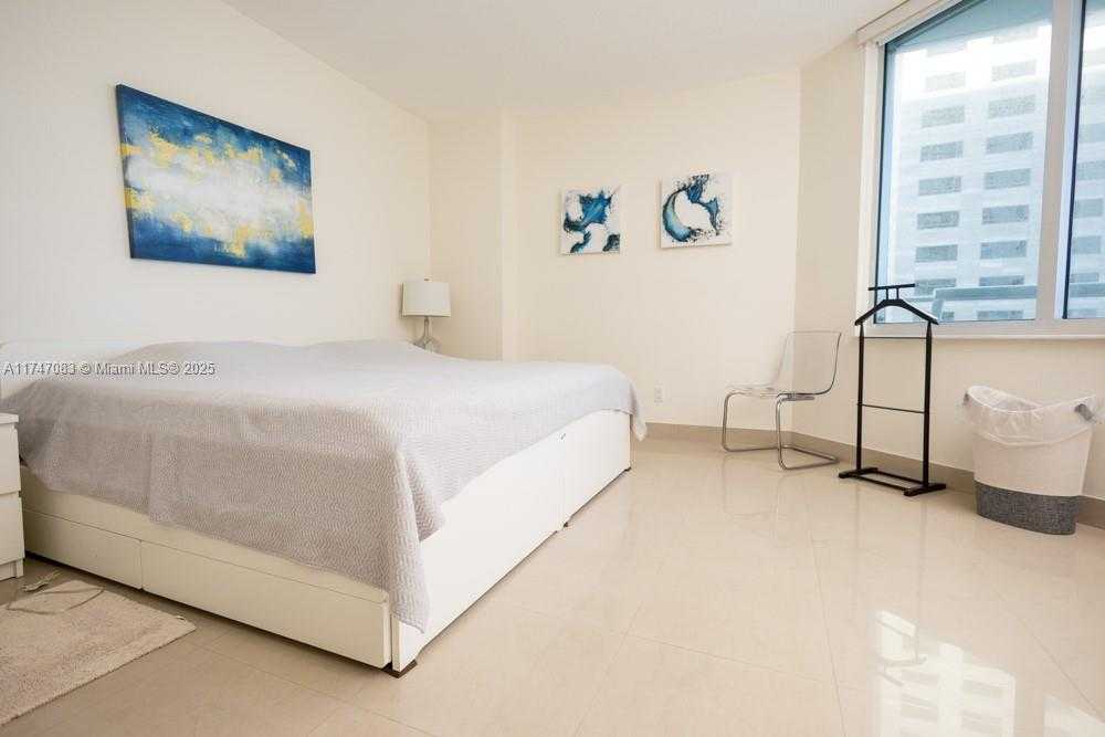 Small Image of 335 SOUTH BISCAYNE BLVD #2200, Miami Number 16