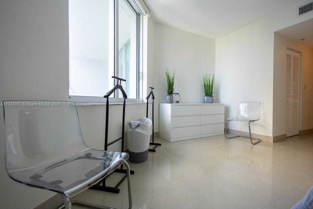 Small Image of 335 SOUTH BISCAYNE BLVD #2200, Miami Number 19