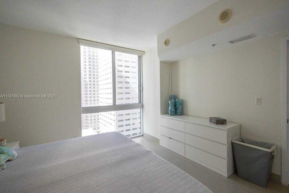 Small Image of 335 SOUTH BISCAYNE BLVD #2200, Miami Number 20