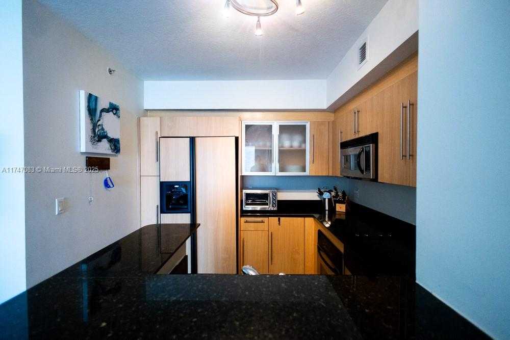 Small Image of 335 SOUTH BISCAYNE BLVD #2200, Miami Number 5