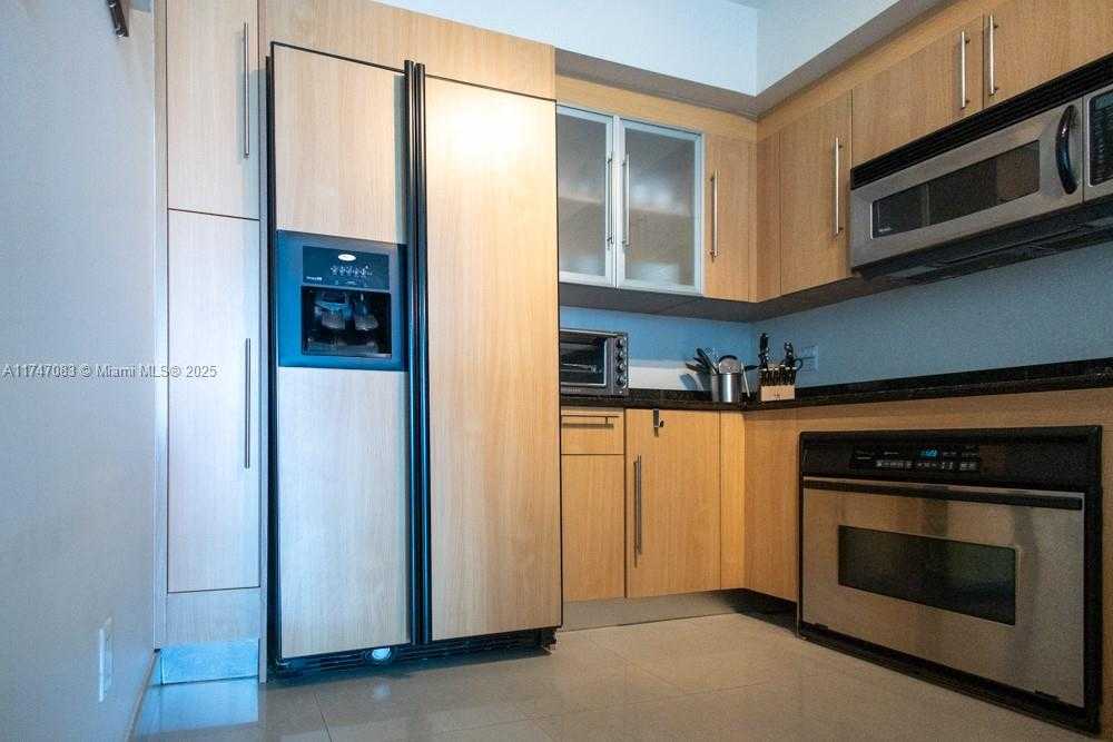 Small Image of 335 SOUTH BISCAYNE BLVD #2200, Miami Number 8