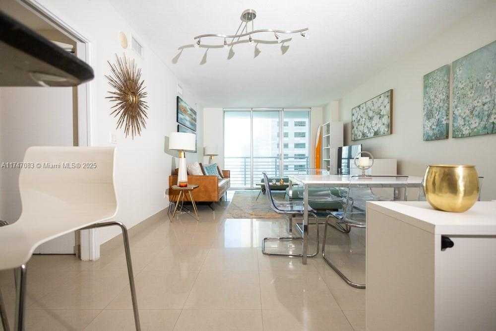 Small Image of 335 SOUTH BISCAYNE BLVD #2200, Miami Number 9