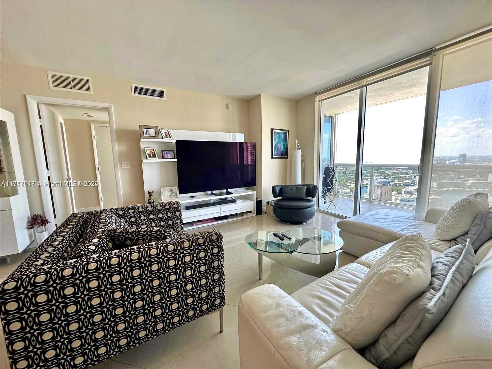 Small Image of 1800 SOUTH OCEAN DR #3908, Hallandale Beach Number 12