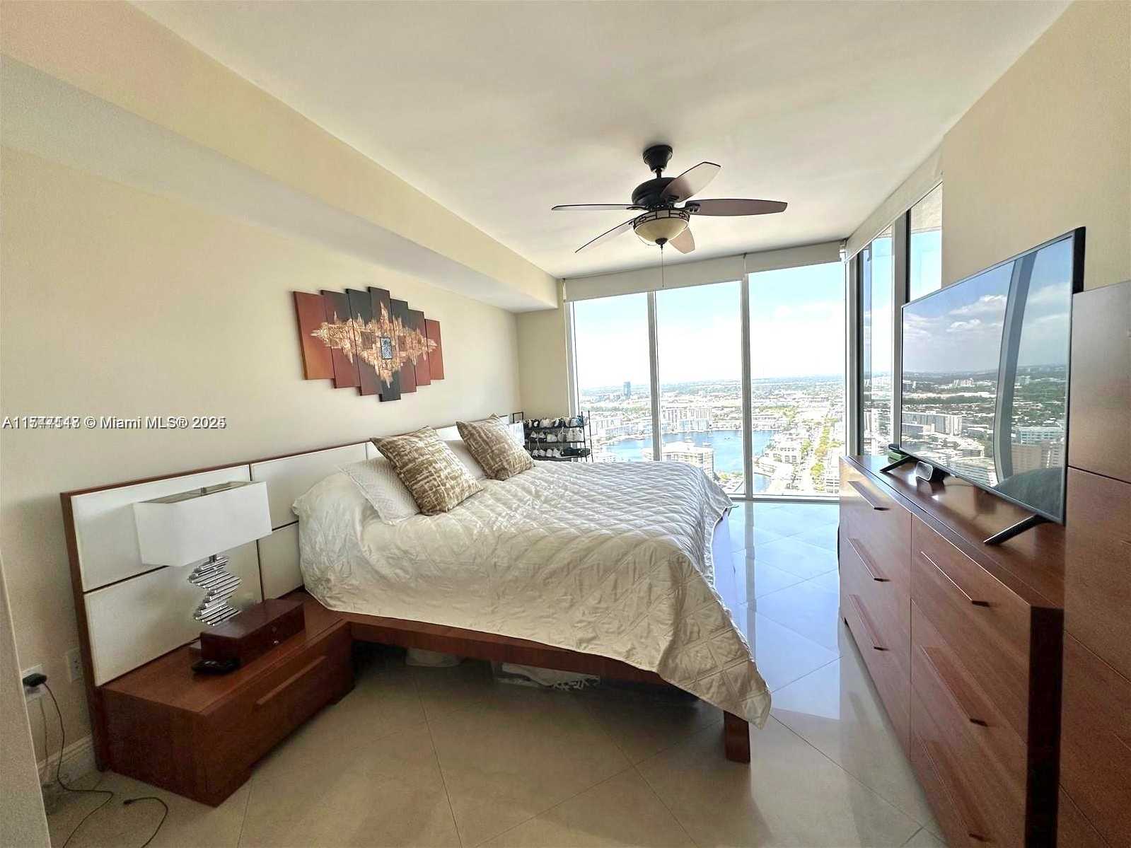 Small Image of 1800 SOUTH OCEAN DR #3908, Hallandale Beach Number 14
