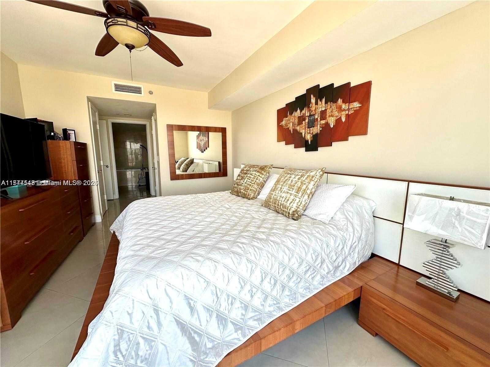 Small Image of 1800 SOUTH OCEAN DR #3908, Hallandale Beach Number 15
