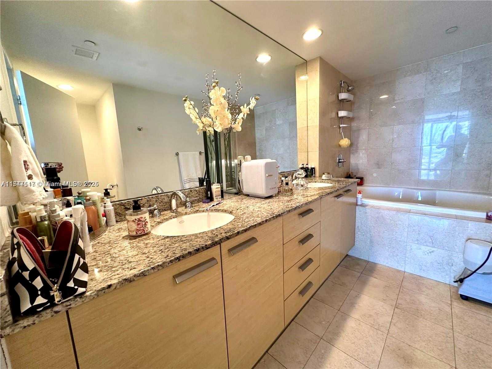 Small Image of 1800 SOUTH OCEAN DR #3908, Hallandale Beach Number 16