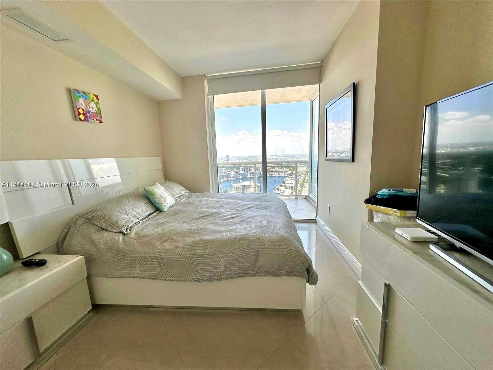 Small Image of 1800 SOUTH OCEAN DR #3908, Hallandale Beach Number 17