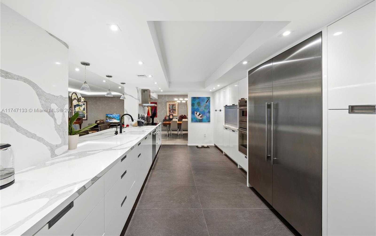 Small Image of 10205 Collins Ave, Bal Harbour, FL 33154, USA Number 11