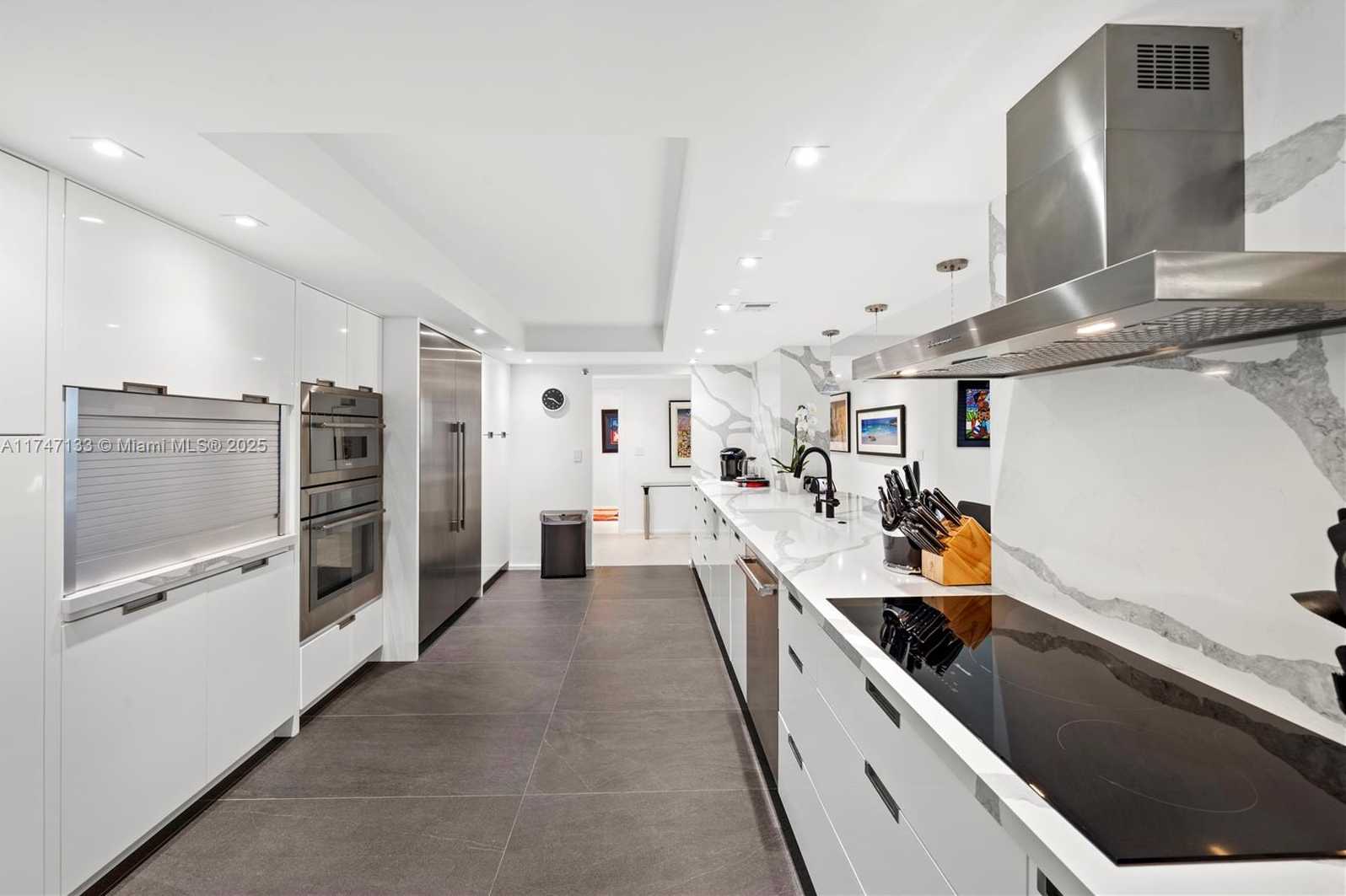 Small Image of 10205 Collins Ave, Bal Harbour, FL 33154, USA Number 12