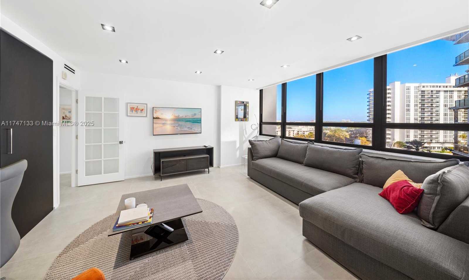 Small Image of 10205 Collins Ave, Bal Harbour, FL 33154, USA Number 13