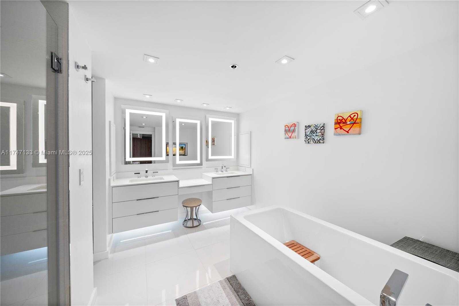 Small Image of 10205 Collins Ave, Bal Harbour, FL 33154, USA Number 19