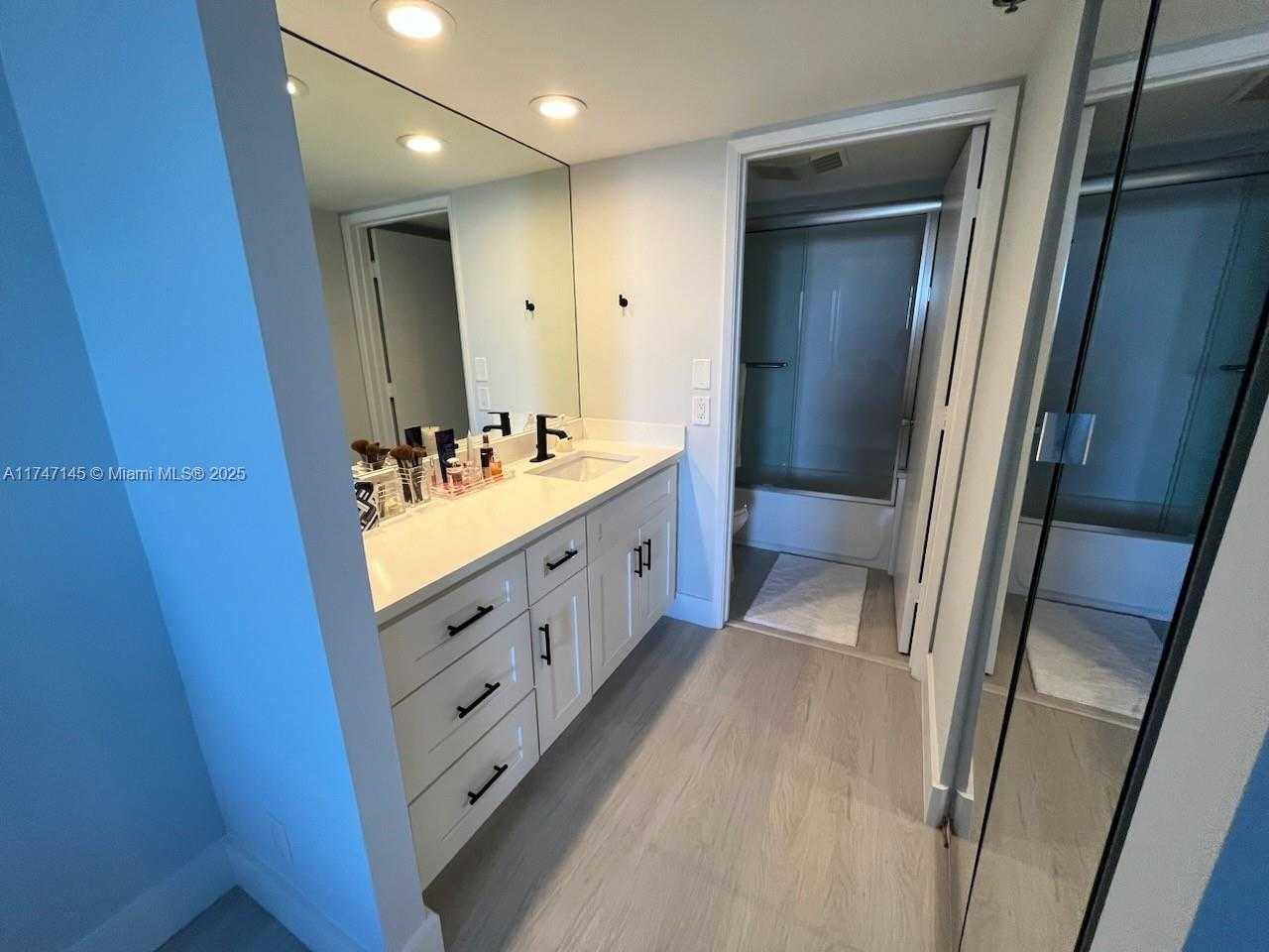 Small Image of 20355 NORTH EAST 34 CT #2429, Aventura Number 7