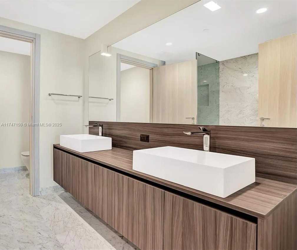 Small Image of 1000 BRICKELL PLZ #4314, Miami Number 13