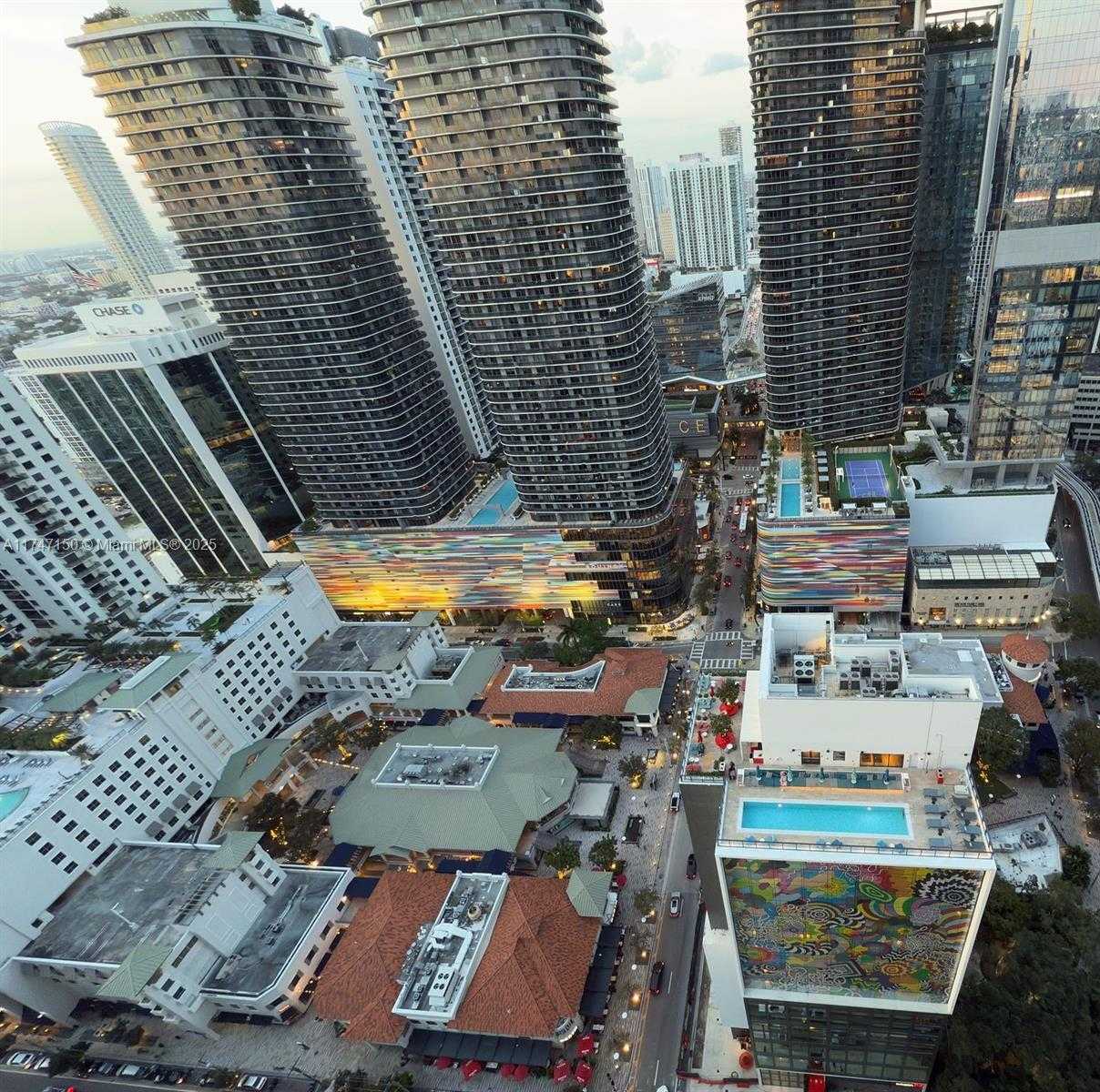 Small Image of 1000 BRICKELL PLZ #4314, Miami Number 5
