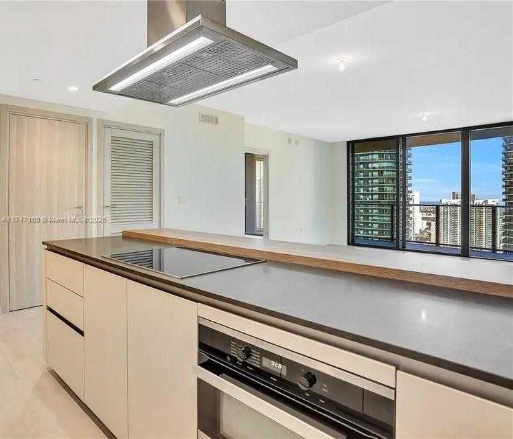 Small Image of 1000 BRICKELL PLZ #4314, Miami Number 8