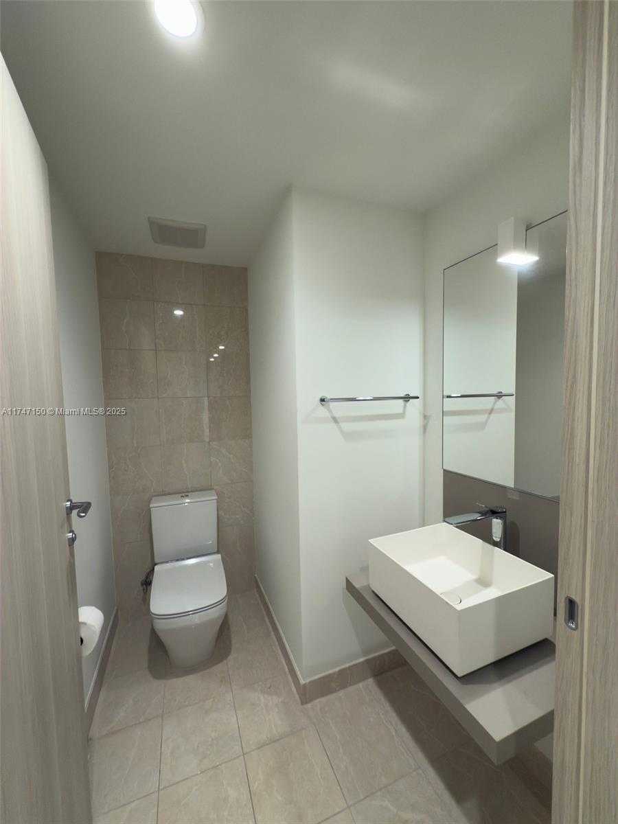 Small Image of 1000 BRICKELL PLZ #4314, Miami Number 9