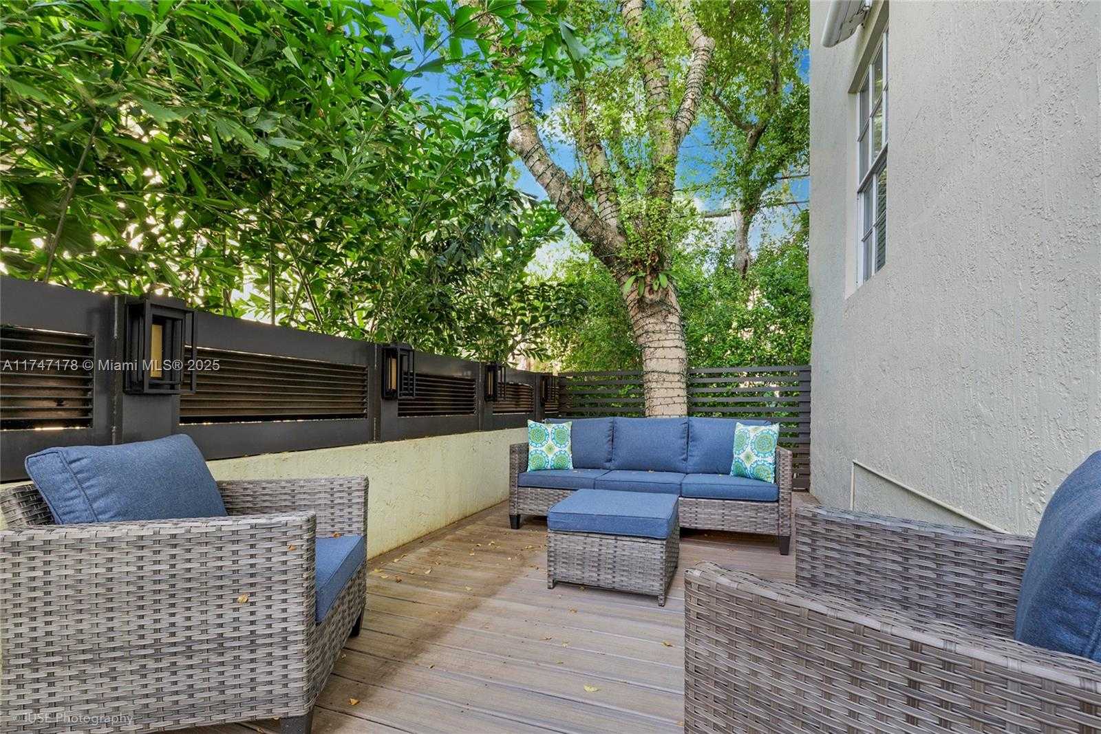 Small Image of 111 EDGEWATER DR #1A, Coral Gables Number 10