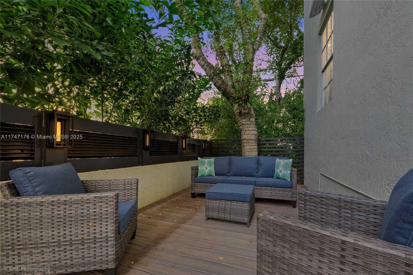 Small Image of 111 EDGEWATER DR #1A, Coral Gables Number 11