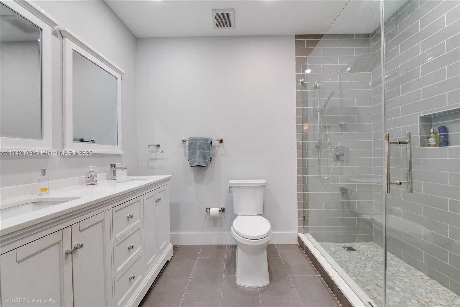 Small Image of 111 EDGEWATER DR #1A, Coral Gables Number 14