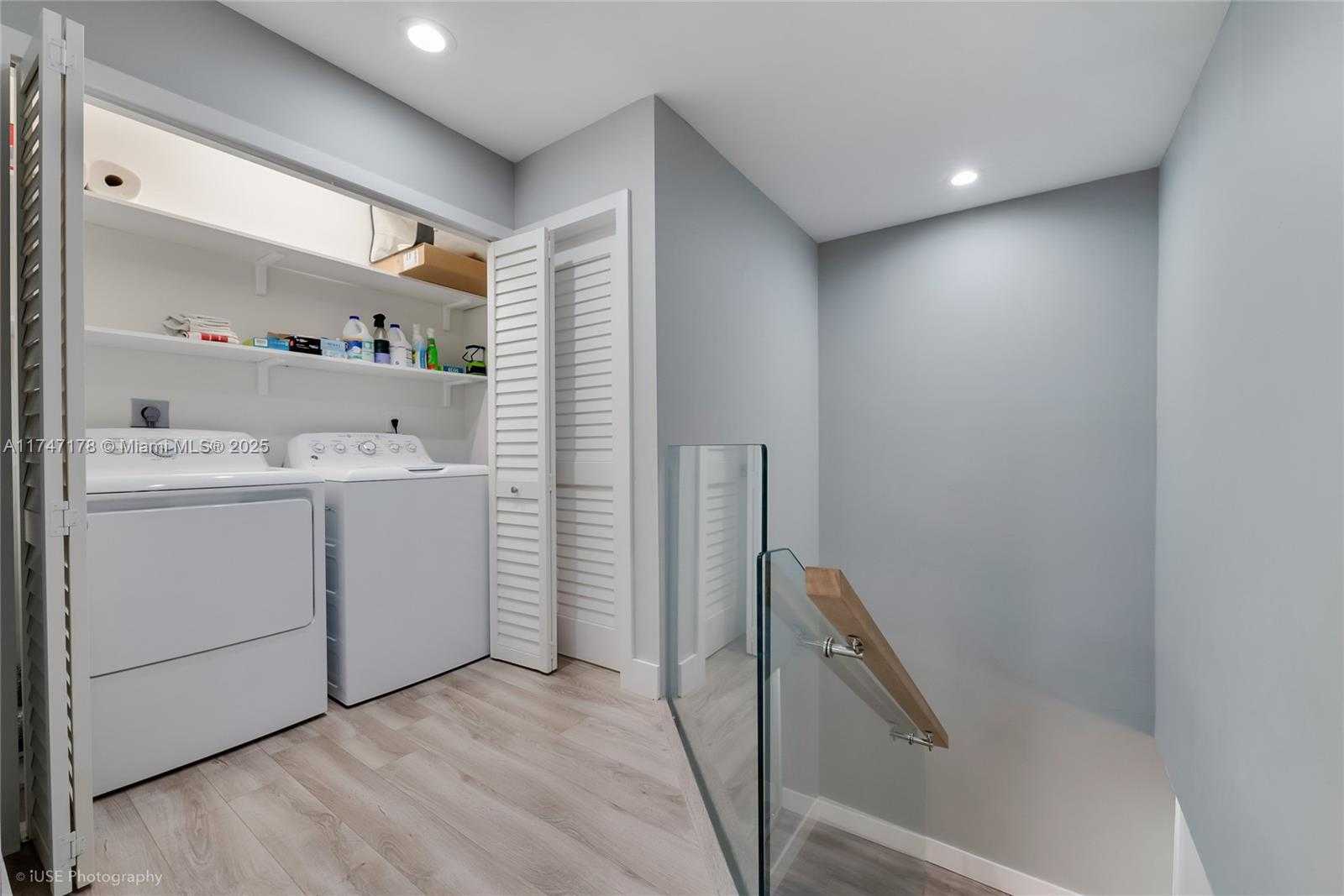 Small Image of 111 EDGEWATER DR #1A, Coral Gables Number 17