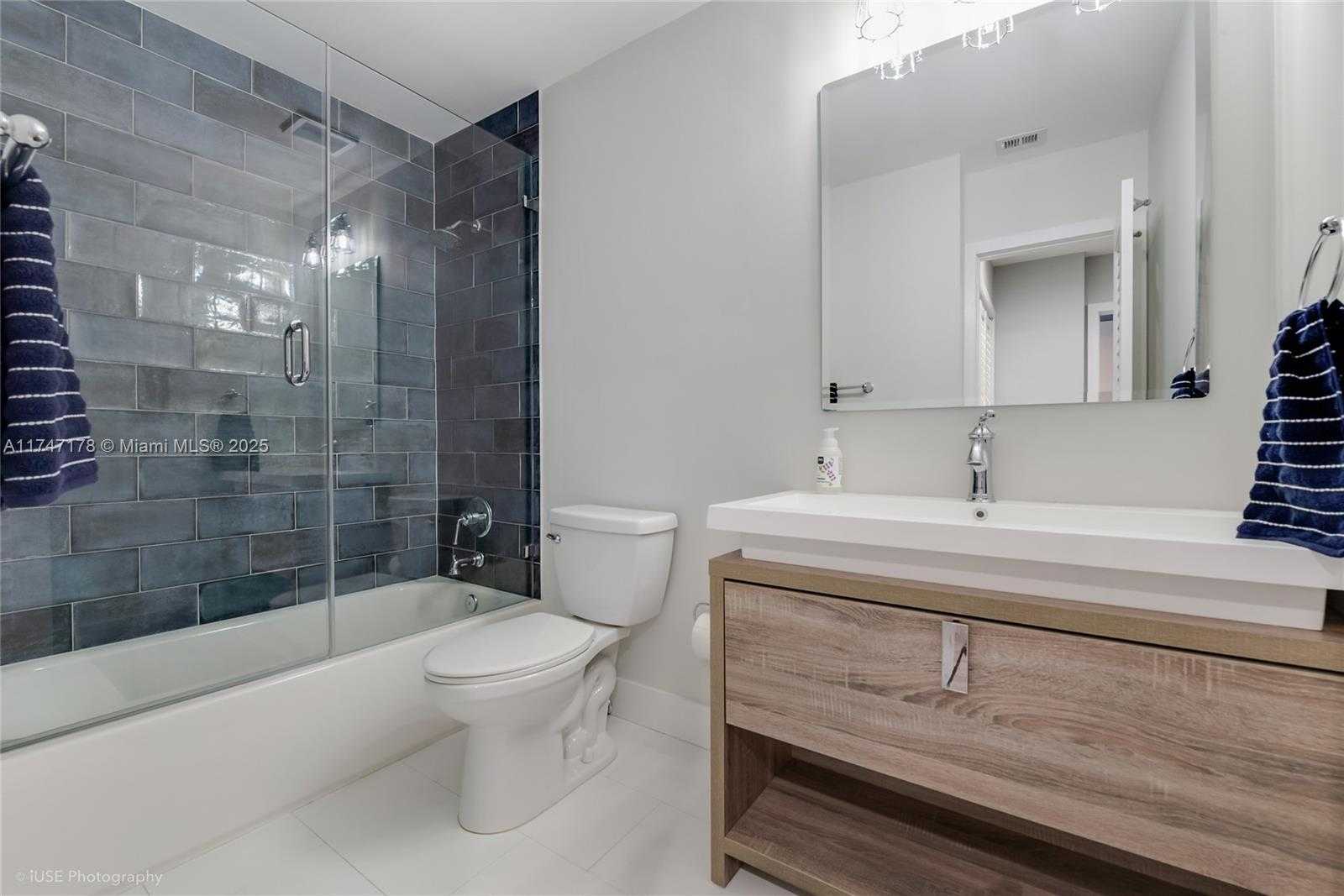 Small Image of 111 EDGEWATER DR #1A, Coral Gables Number 18