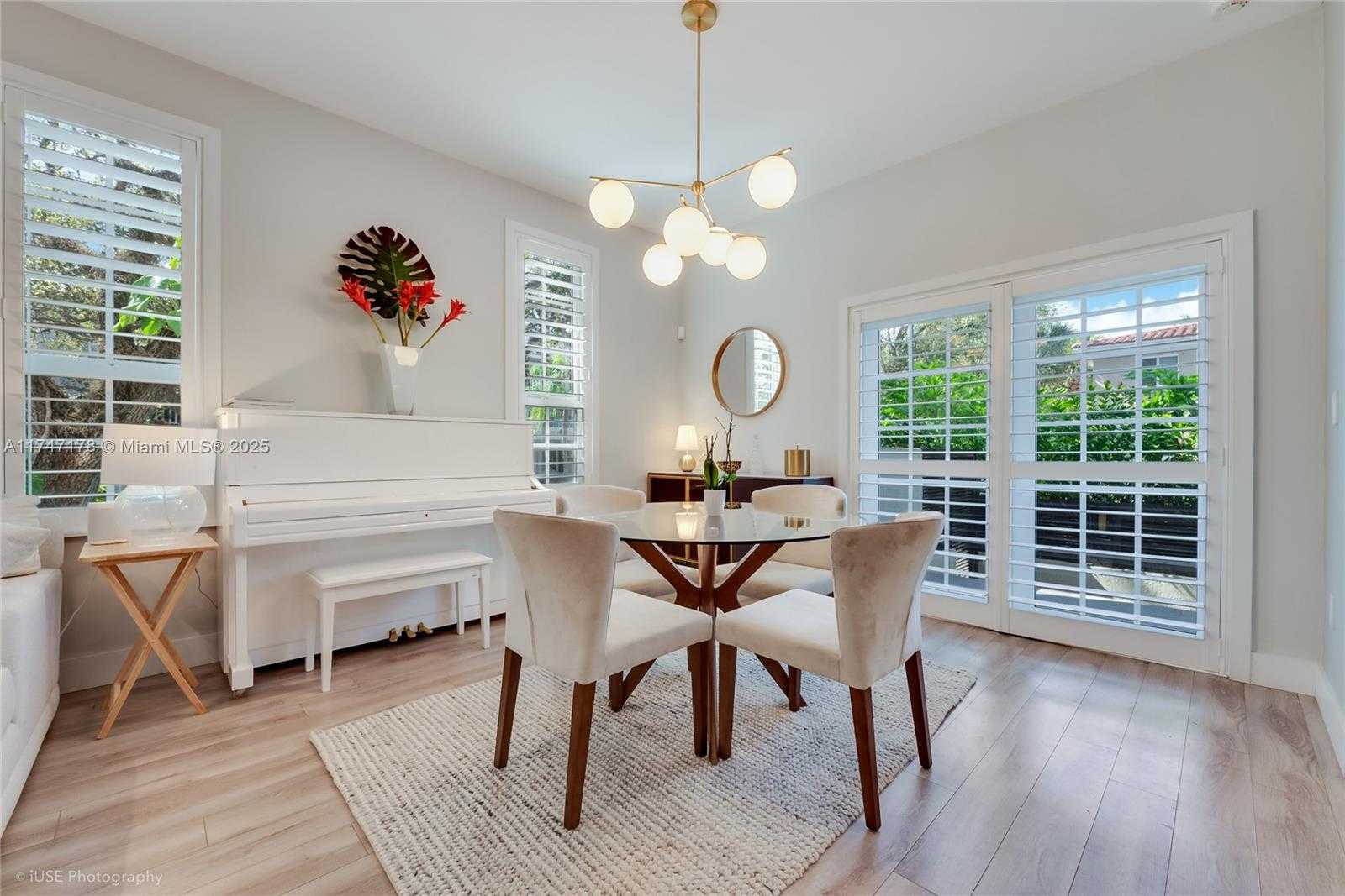 Small Image of 111 EDGEWATER DR #1A, Coral Gables Number 4