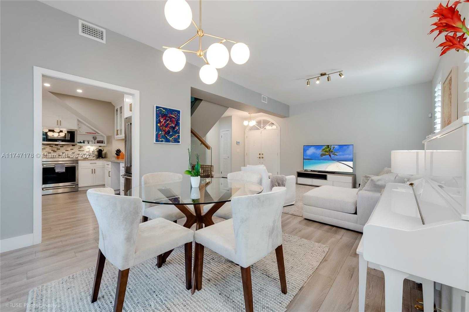 Small Image of 111 EDGEWATER DR #1A, Coral Gables Number 8